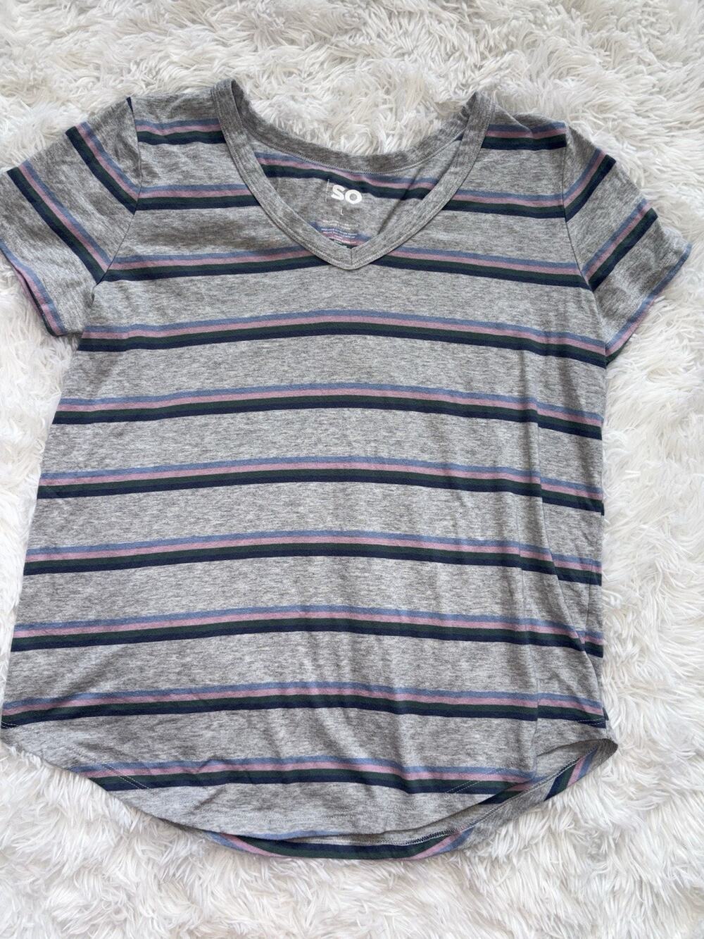 So Women’s L Gray W/ Stripe Design Classic V Neck Tee. Cute, Soft